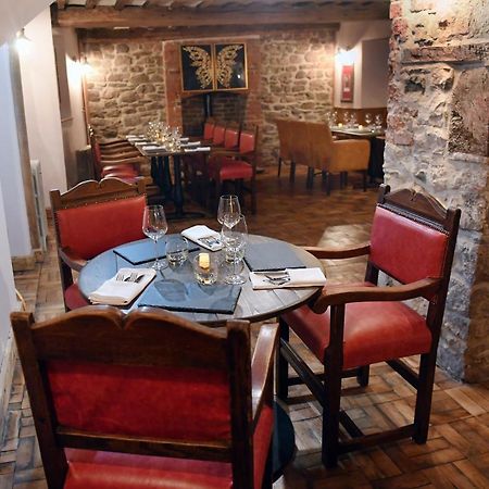אסק Alfred Russel Wallace Restaurant With Rooms מראה חיצוני תמונה