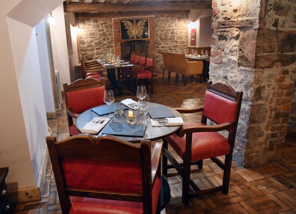 אסק Alfred Russel Wallace Restaurant With Rooms מראה חיצוני תמונה